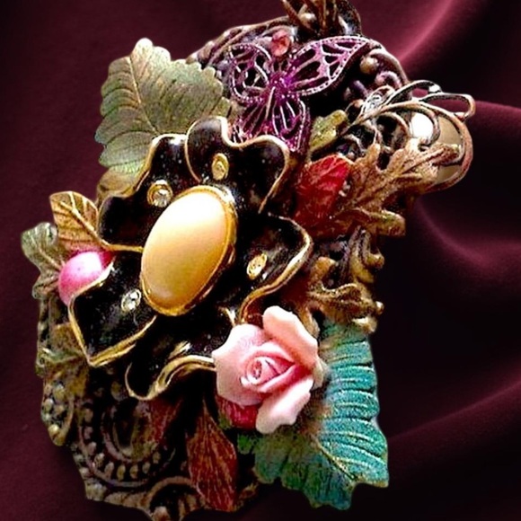 Handcrafted One Of A Kind- Hand assembled Necklace - Floral Necklace NWT - Picture 3 of 9